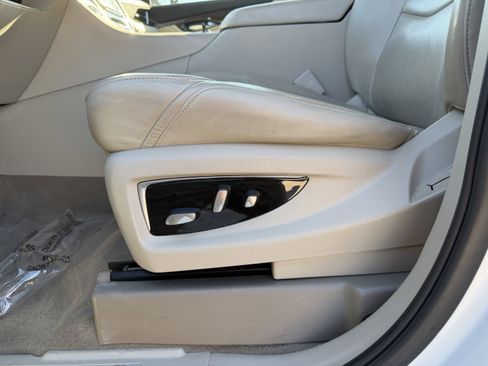 Used 2020 Cadillac Escalade Premium Luxury image 20