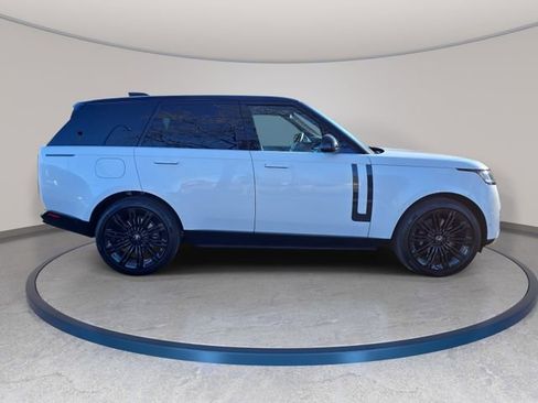 New 2025 Land Rover Range Rover SE image 4