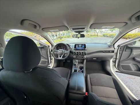 Used 2024 Nissan Sentra SV FWD image 14