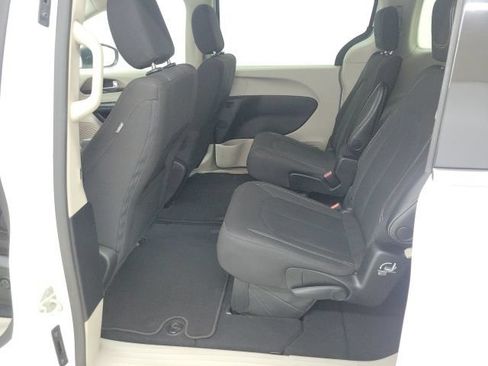 Used 2023 Chrysler Voyager LX FWD image 19