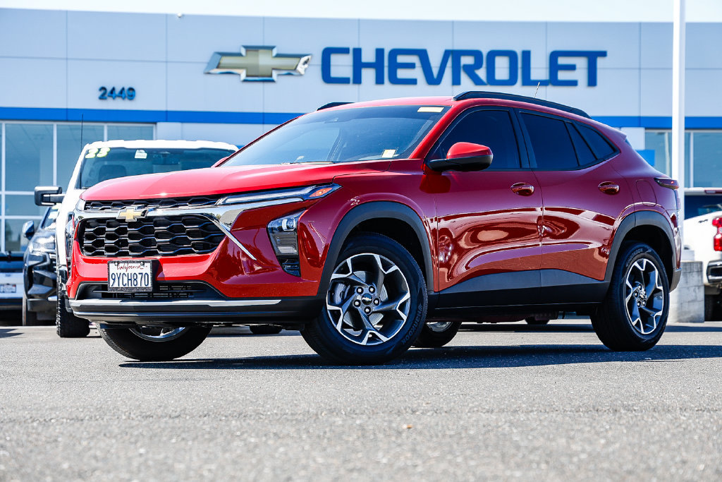 Used 2026 Chevrolet Trax LT w/ LT Convenience Package FWD image 1
