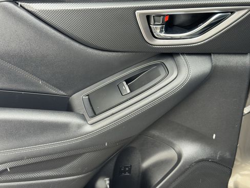 Used 2020 Subaru Forester Limited image 20