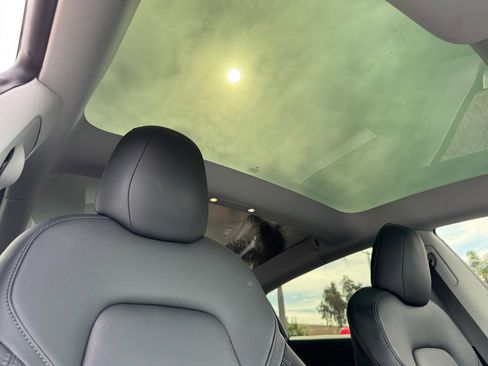 Used 2021 Tesla Model 3 Long Range image 17