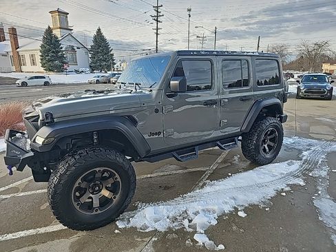 Certified 2019 Jeep Wrangler Unlimited Sport S image 11