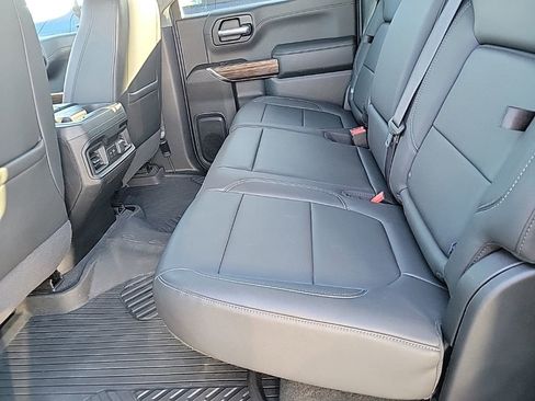 Used 2020 Chevrolet Silverado 1500 LT Trail Boss image 5