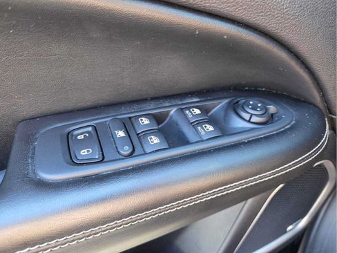 Used 2021 Jeep Compass Latitude w/ Sun and Sound Group AWD/4WD image 24