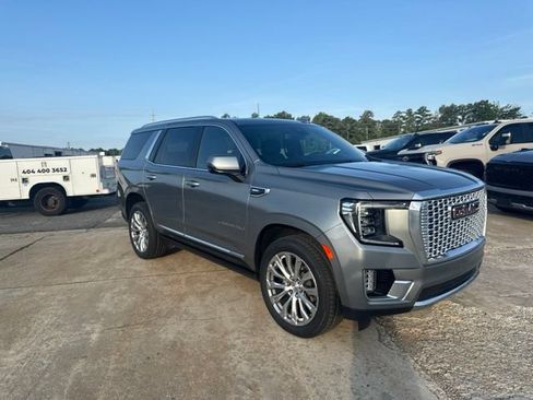 Used 2023 GMC Yukon Denali RWD image 7