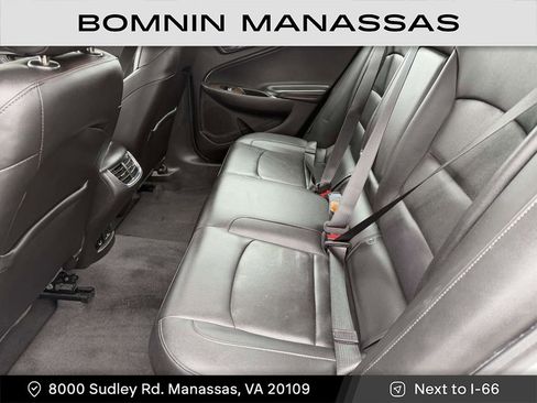 Used 2017 Chevrolet Malibu Premier image 24