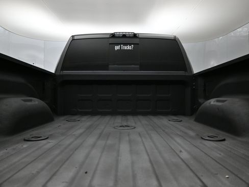 Used 2020 RAM 3500 Laramie w/ Night Edition image 7