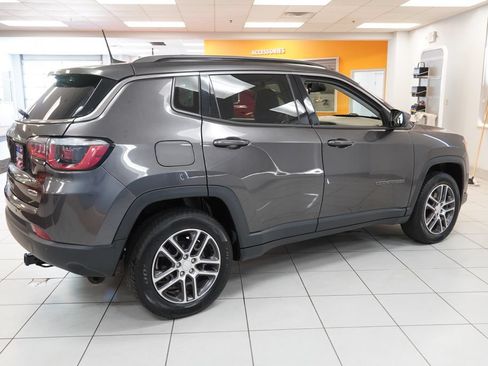 Used 2018 Jeep Compass Latitude w/ Popular Equipment Group AWD/4WD image 11