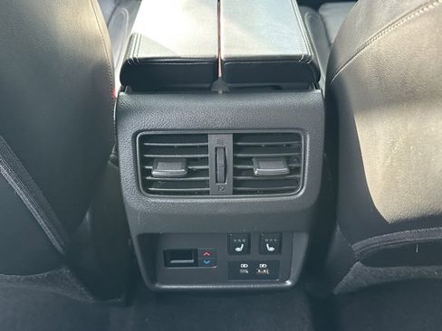 Used 2021 Nissan Rogue Platinum image 29