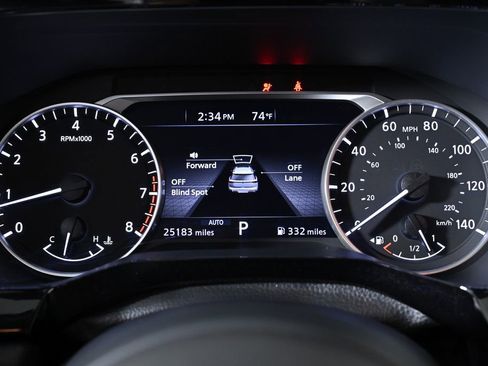 Used 2025 Nissan Pathfinder SV image 15