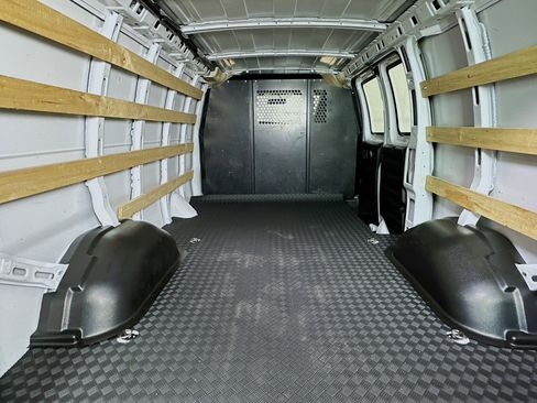 Used 2024 Chevrolet Express 2500 w/ Driver Convenience Package image 25