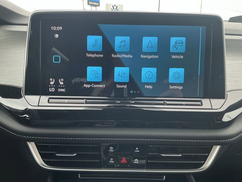 New 2026 Volkswagen Atlas Cross Sport SE AWD/4WD image 19