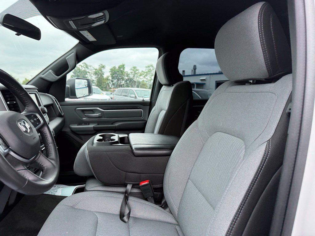 Used 2022 RAM 1500 Big Horn AWD/4WD image 25