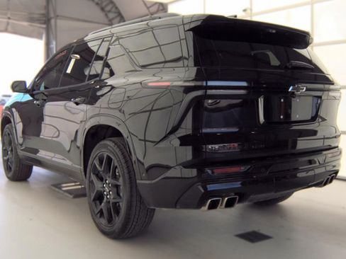 Used 2024 Chevrolet Traverse RS w/ LPO, Floor Liner Package AWD/4WD image 4