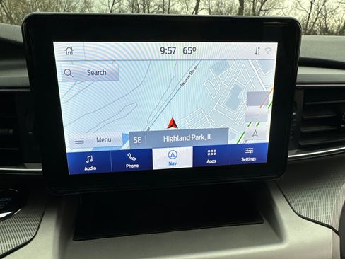 Used 2022 Ford Explorer XLT w/ Equipment Group 202A image 17