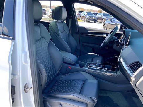 Used 2025 Audi SQ5 Premium Plus image 9