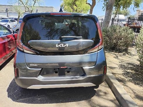 Certified 2025 Kia Soul LX w/ LX Technology Package FWD image 10