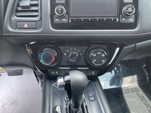 Used 2022 Honda HR-V LX image 18