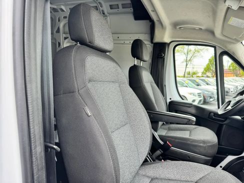 Used 2023 RAM ProMaster 2500 FWD image 12