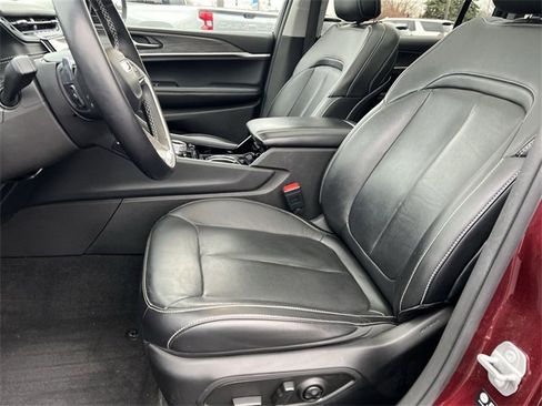 Used 2021 Jeep Grand Cherokee L Limited image 13