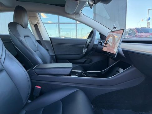 Used 2019 Tesla Model 3 Performance image 11