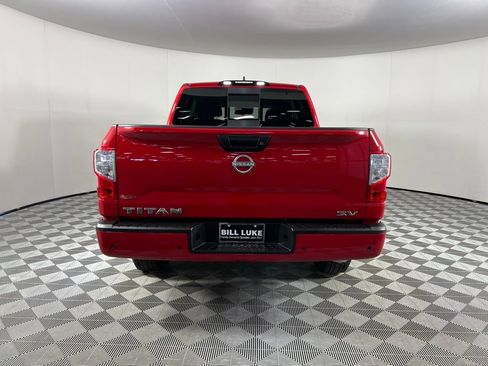 Used 2024 Nissan Titan SV w/ SV Convenience Package image 8
