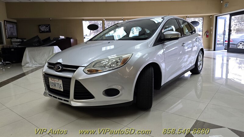 Used 2014 Ford Focus SE FWD image 2