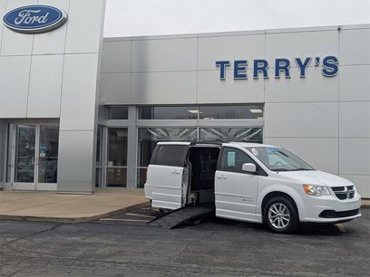 Used 2016 Dodge Grand Caravan SXT w/ Rear Park Assist Package