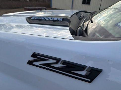 Used 2024 Chevrolet Silverado 2500 LT image 4