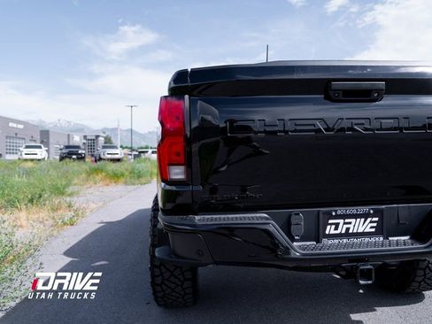 Used 2024 Chevrolet Colorado Z71 w/ Z71 Convenience Package 2 image 15