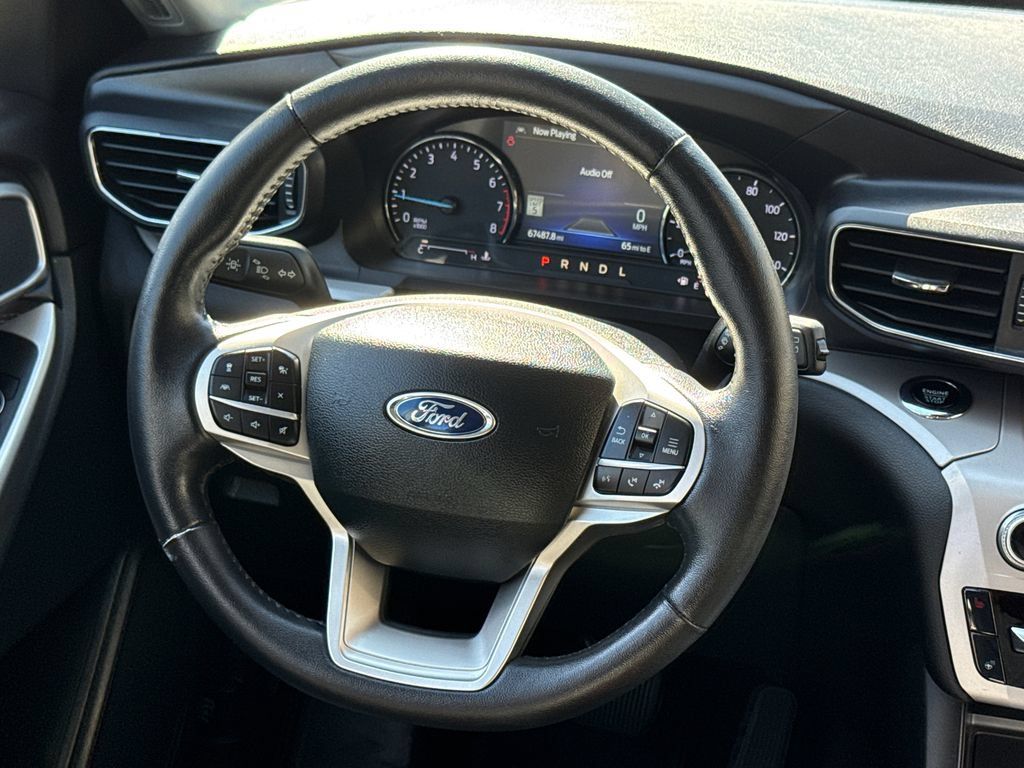 Used 2023 Ford Explorer XLT w/ Equipment Group 202A RWD image 12