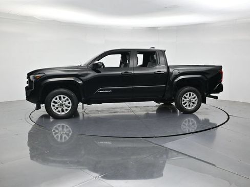 Used 2024 Toyota Tacoma SR5 AWD/4WD image 7