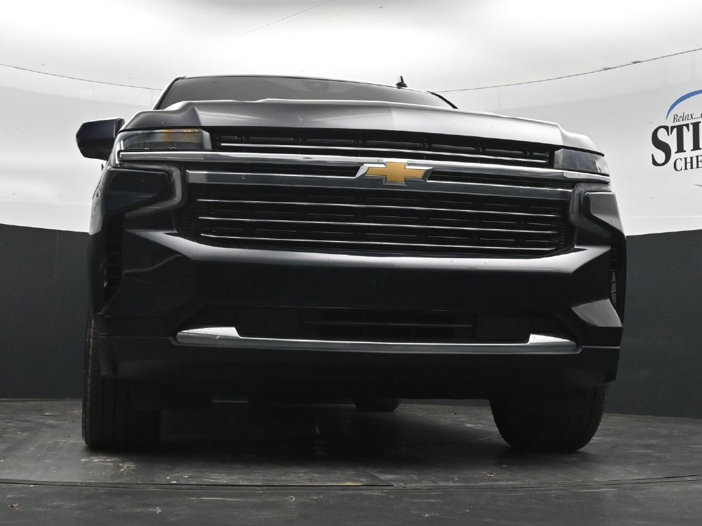 Used 2021 Chevrolet Suburban LT w/ Rear Media and Nav Package RWD image 27