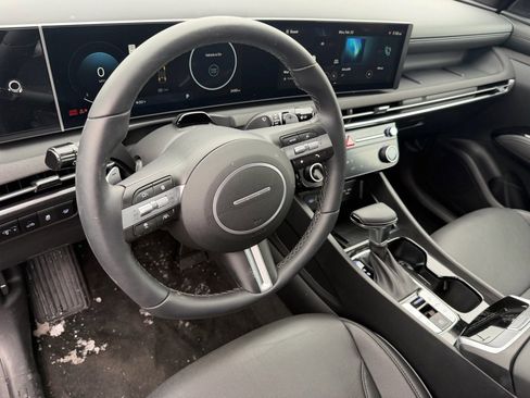 Used 2025 Hyundai Santa Cruz Limited image 8