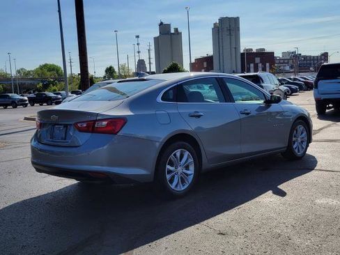 Used 2025 Chevrolet Malibu LT FWD image 2