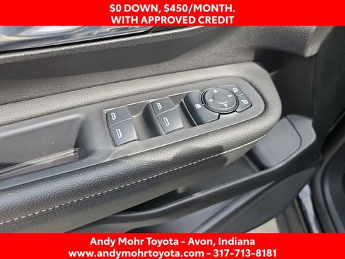 Used 2024 GMC Terrain SLE image 12