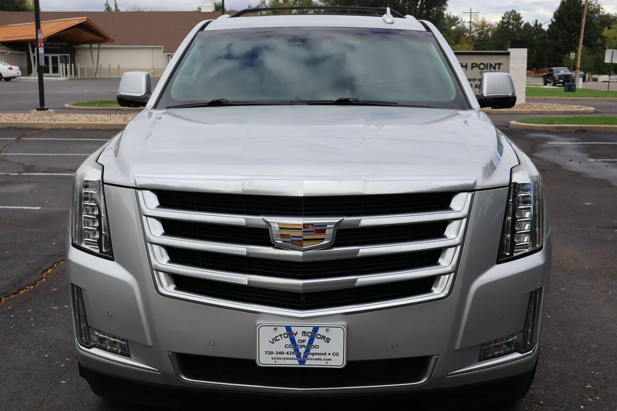 Used 2016 Cadillac Escalade Luxury AWD/4WD image 12