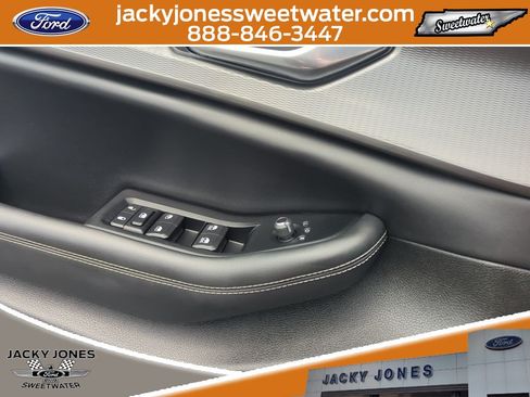 Used 2023 Jeep Grand Cherokee Altitude AWD/4WD image 17