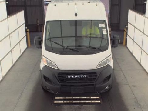 Used 2024 RAM ProMaster 2500 w/ Convenience Group FWD image 2