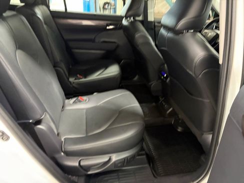Used 2021 Toyota Highlander Limited AWD/4WD image 20