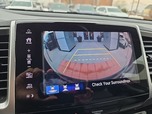 Used 2018 Honda Pilot Touring image 35
