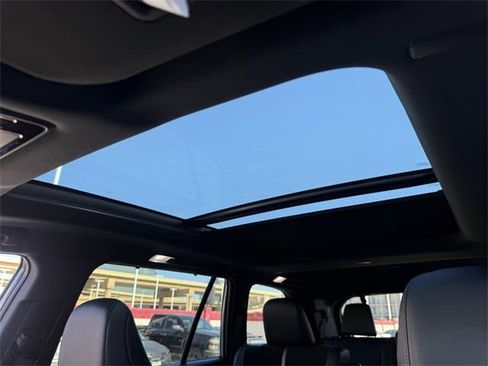 Used 2025 Toyota Grand Highlander AWD Hybrid image 25