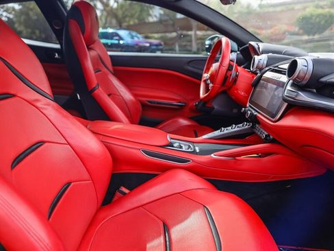 Used 2017 Ferrari GTC4Lusso AWD/4WD image 16