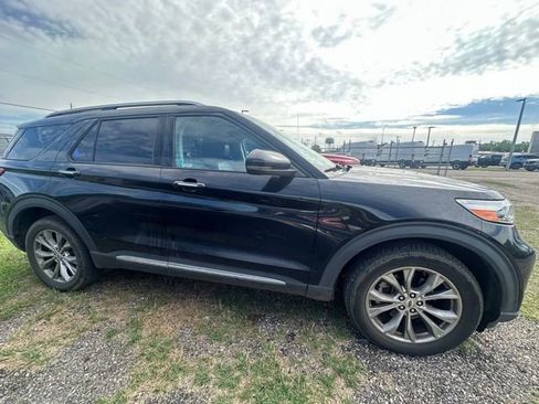 Used 2021 Ford Explorer Limited image 3