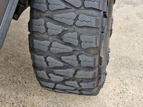 Used 2018 Jeep Wrangler Unlimited Sahara AWD/4WD image 14
