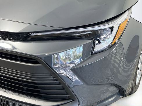 Used 2025 Toyota Corolla LE FWD image 8