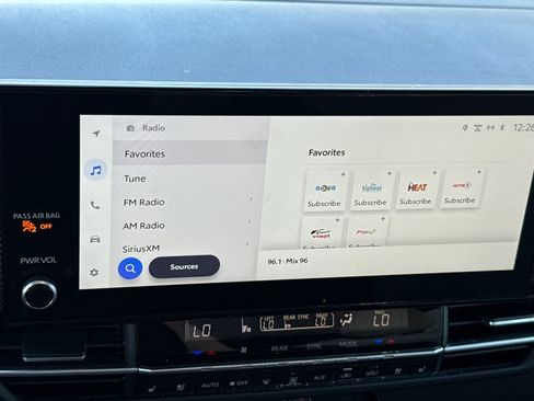 Used 2025 Toyota Sienna Limited image 26