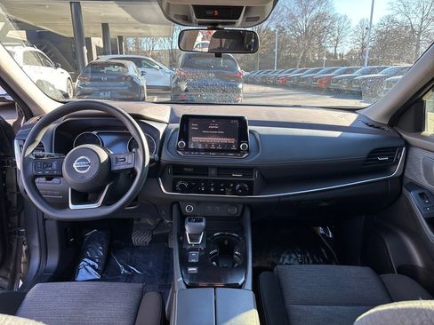 Used 2021 Nissan Rogue S image 12